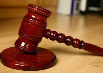 Inspektorzy ITD i przedsiębiorcy podejrzani o korupcję w rękach opolskich policjantów