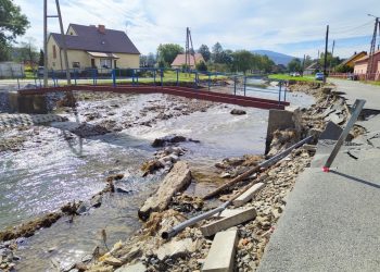 Kładki w Moszczance i Łące Prudnickiej. Jest koncepcja odbudowy