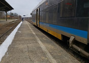 Pociąg na stacji w Prudniku - zdjęcie poglądowe