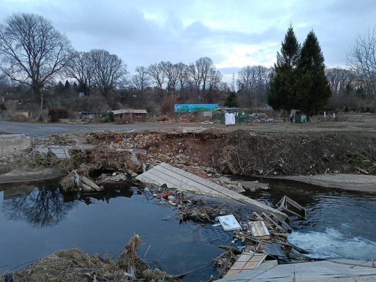 Co z mostami na działki?