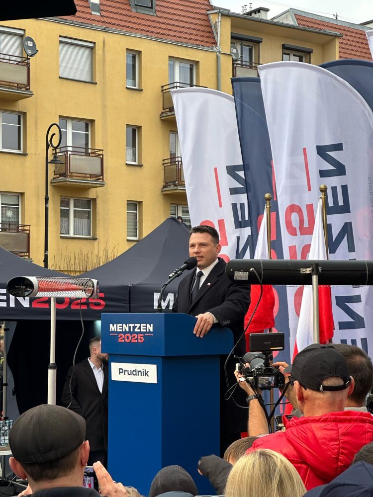 Gipsowe jajo, żołnierze bez butów i „ucieczka” na hulajnodze – czyli Mentzen w Prudniku