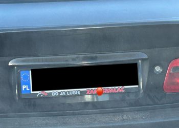 19 latek z BMW jechał 103 km/h w zabudowanym – na widok policjantów przyśpieszył