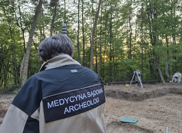 Zakończono ekshumacje w Puźnikach, teraz czas na badania