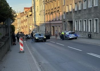 Pieszy ranny w wypadku na DK40