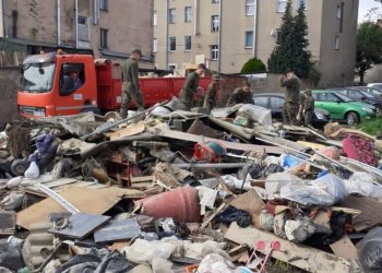 Gmina Prudnik z dofinansowaniem na wywóz odpadów po powodzi