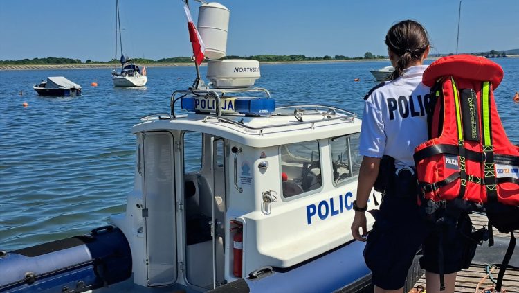 Mandaty na wodzie, pościg na lądzie. Gorący początek wakacji nad Jeziorem Nyskim