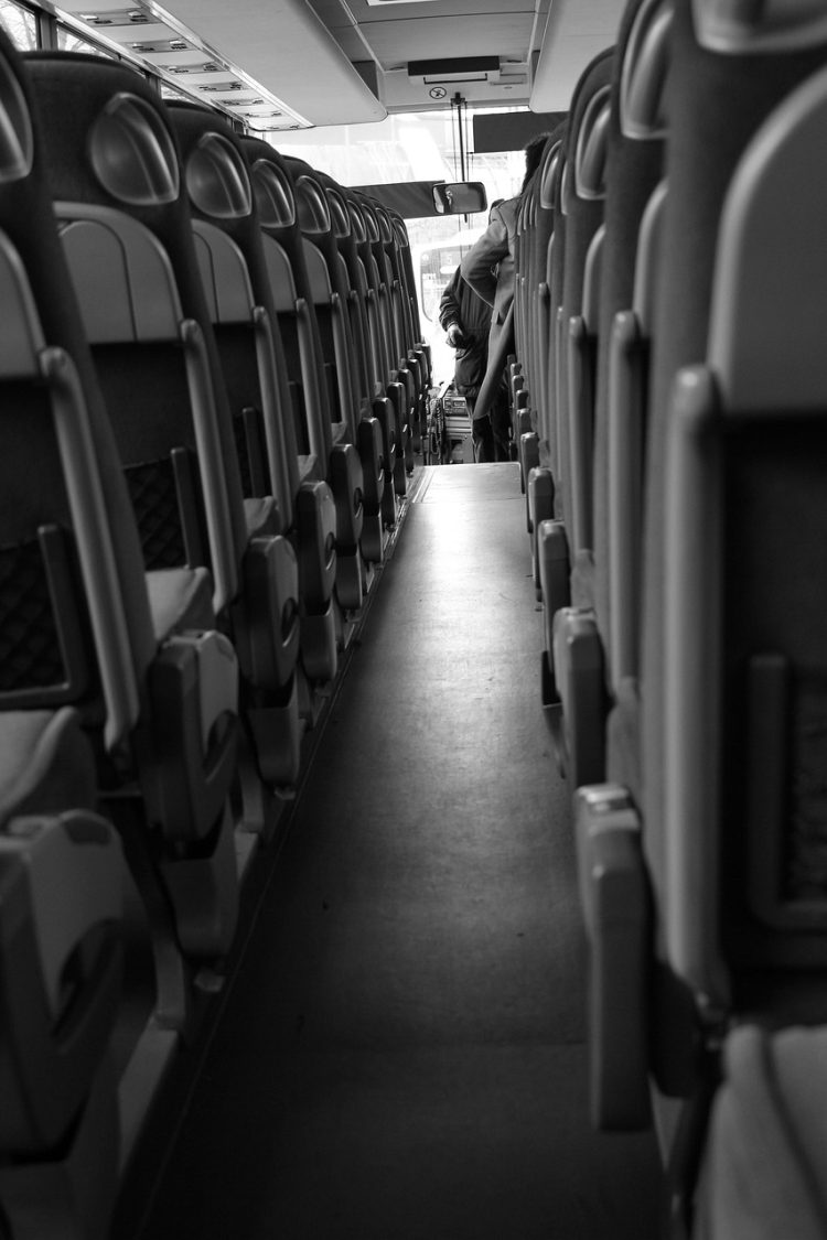 Zaufał nawigacji – skończył w polu koło Wierzbca