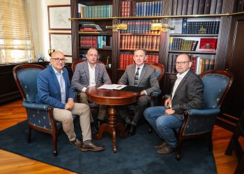 Podpisanie umowy GW Systems Poland z KSSE fot. KSSE