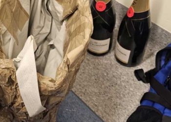 Prudnik: Taksówką z kradzionym towarem i mefedronem