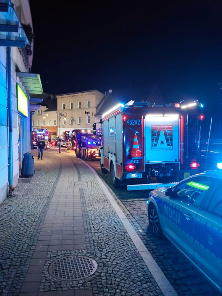 Zdjęcia z akcji gaśniczej fot. Komenda Powiatowa Państwowej Straży Pożarnej w Nysie