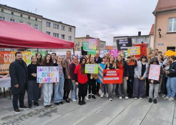 Od przedszkolaka do seniora. Gmina Biała zjednoczyła siły aby pokazać problem ubóstwa