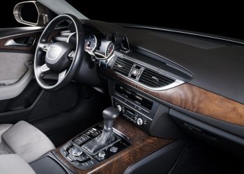 Policjanci z Prudnika odzyskali skradzione Audi