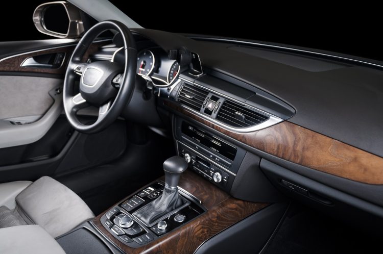 Policjanci z Prudnika odzyskali skradzione Audi