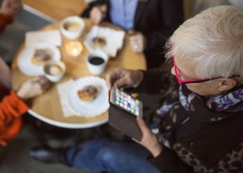 Seniorka myślała że pomaga synowi – kolejne oszustwo w naszym regionie