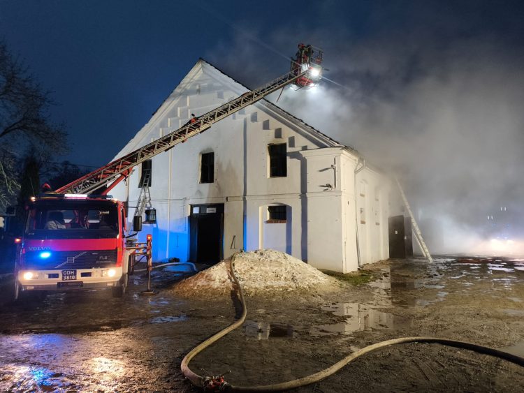 Policja wyjaśnia przyczyny pożaru w Mosznej