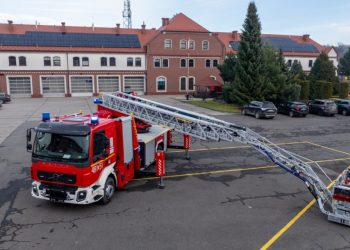 Nowoczesna drabina za blisko 4 miliony złotych. Wielkie wzmocnienie straży pożarnej w Prudniku