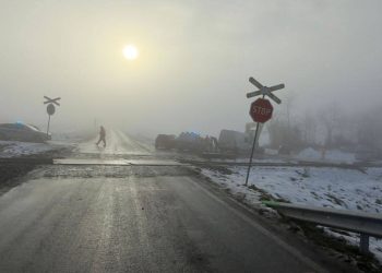 Charbielin: zderzenie samochodu z pociągiem