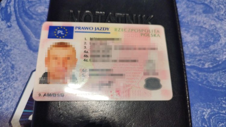 Zatrzymany mężczyzna miał podrobione prawo jazdy