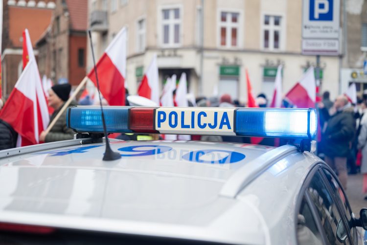 Mandat dalej zapłacisz kartą u policjanta. Co najmniej do 2028 roku